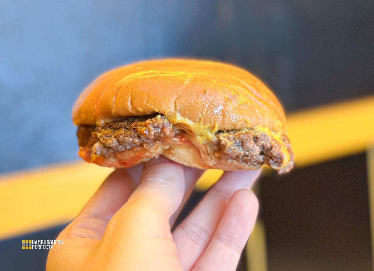 Hamburguesa Royale with Cheese Nanu's 2