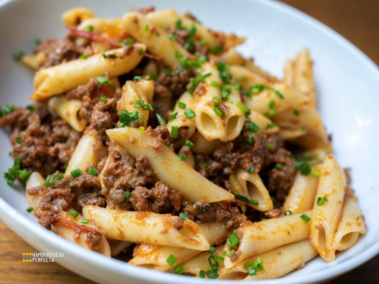 Penne con Boloñesa Buddy and Beer