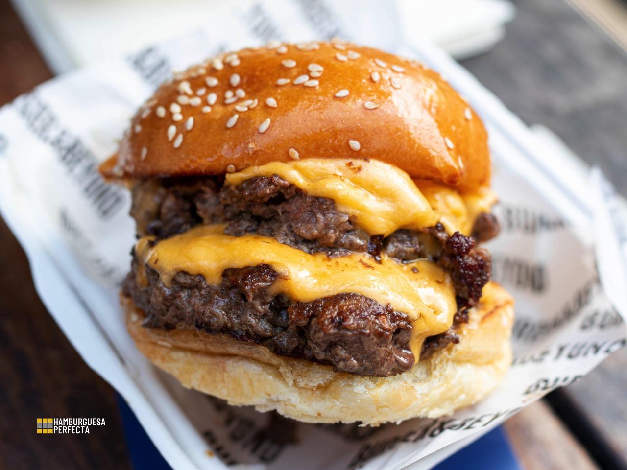 Doble Cheese Burger & Beyond