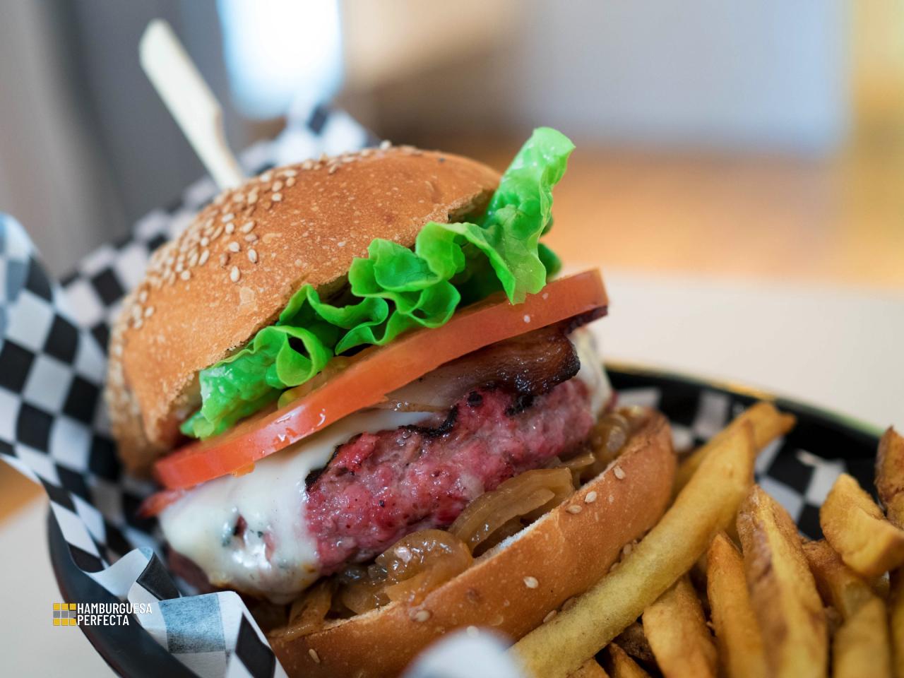 Hamburguesa Deluxe María Canela 2