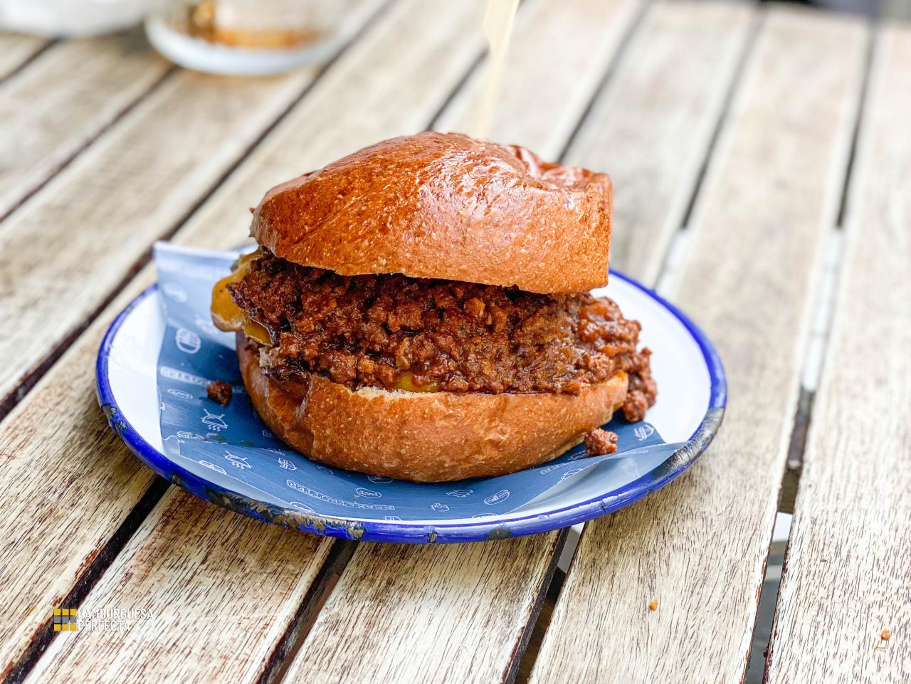 Chili Cheese Burger Beak n Trotter