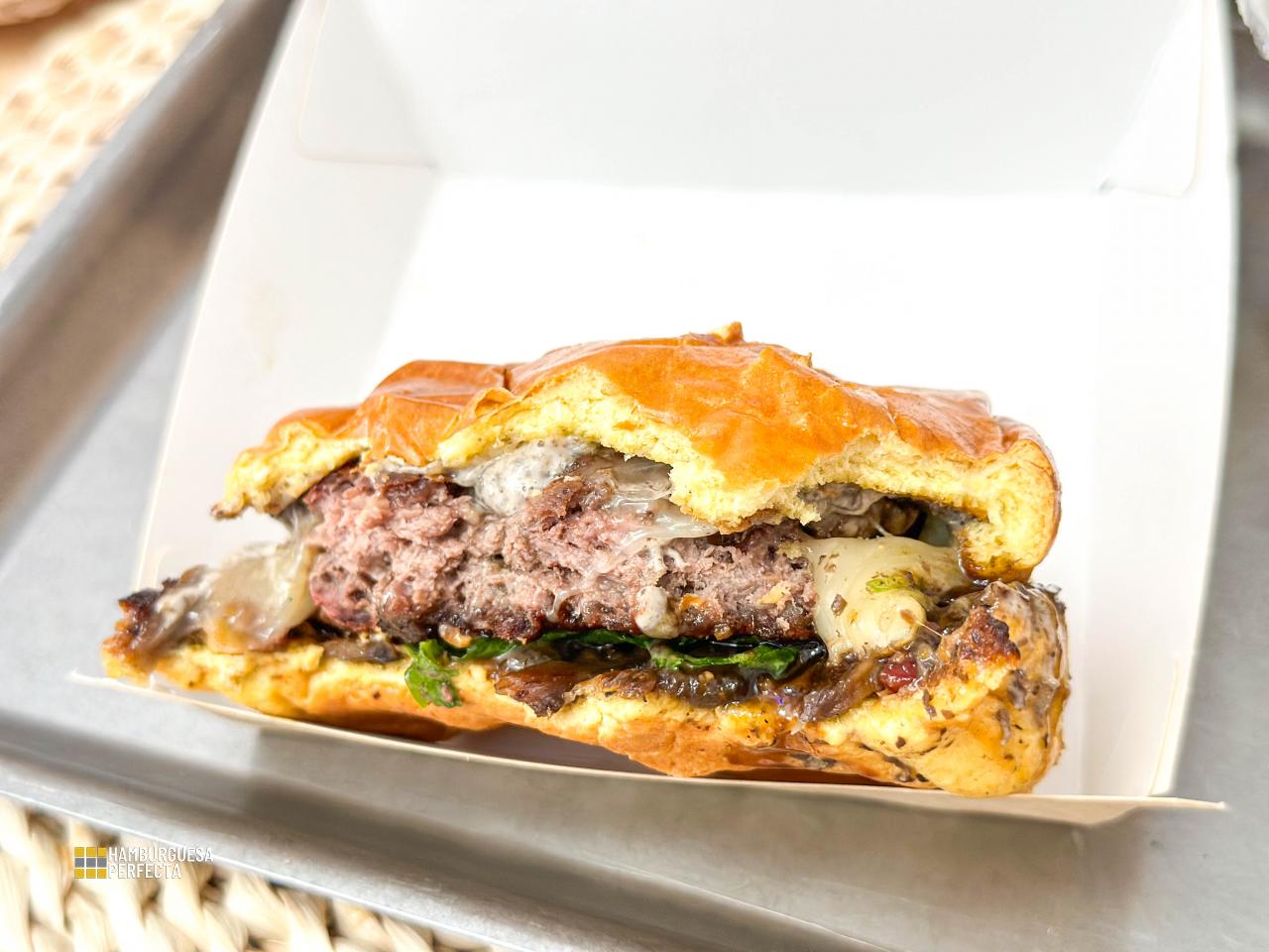 Detalle Corte Burger The Atelier