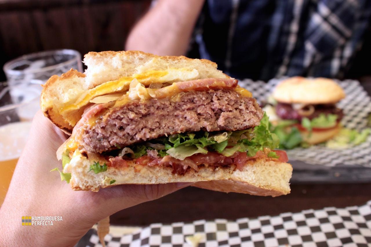 Detalle Corta Hamburguesa Luas Irish Tavern