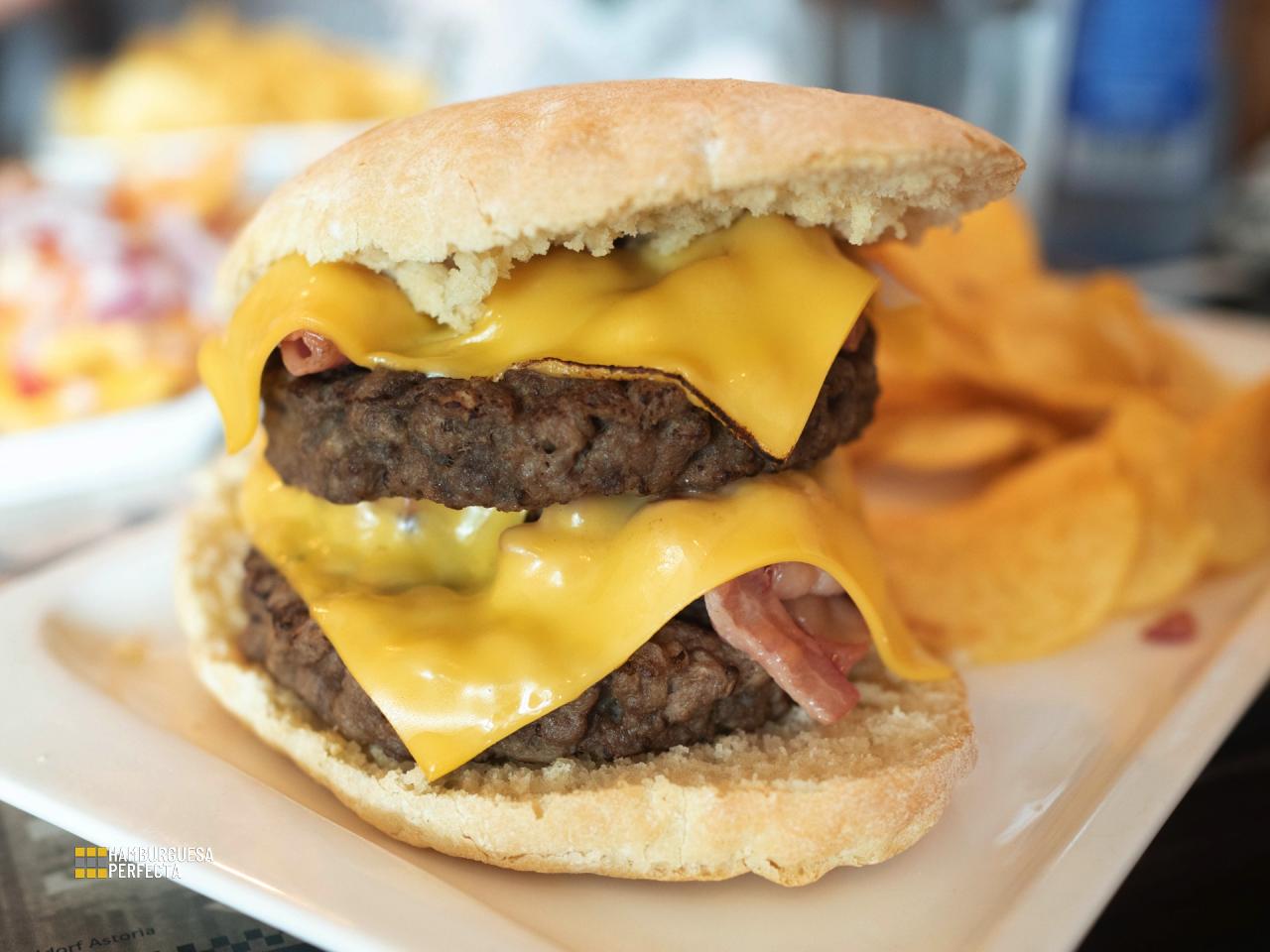 Hamburguesa Chicago New Yorkers Cafe
